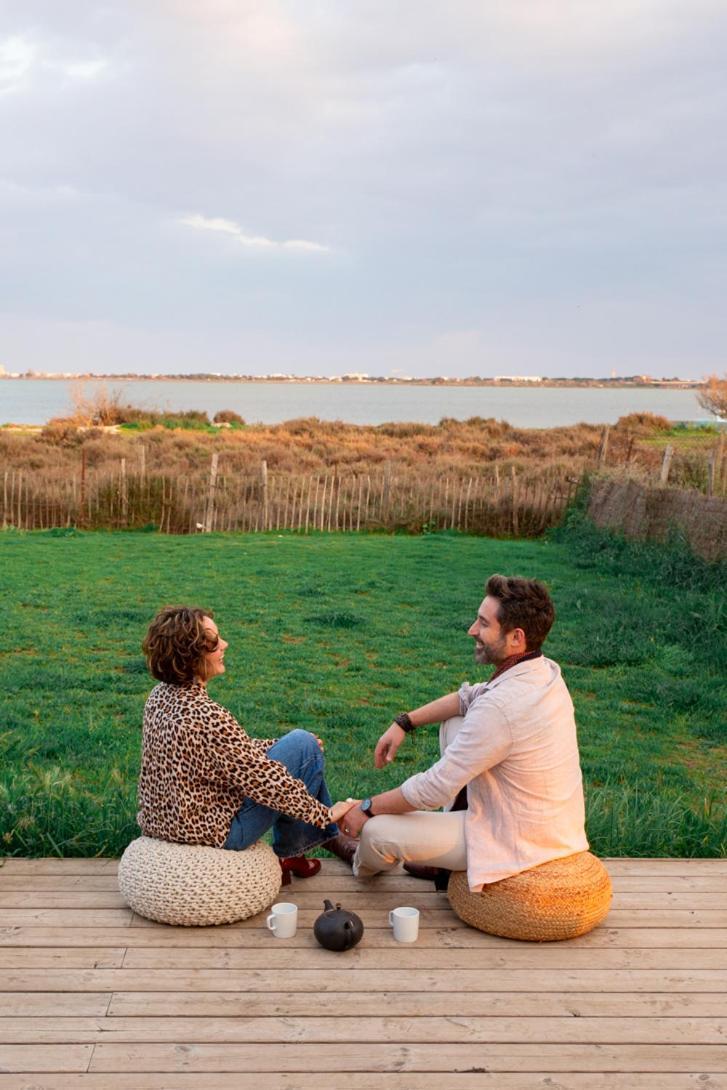 شقة Le Mazet De L'Or - Climatisation Et Vue Sur L'Etang بيرول الغرفة الصورة